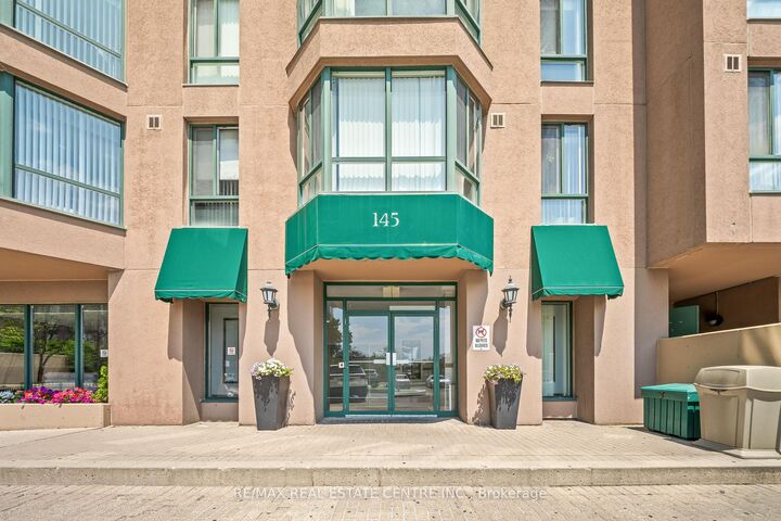 Property Photo:  145 Hillcrest Avenue 1907  ON L5B 3Z1 