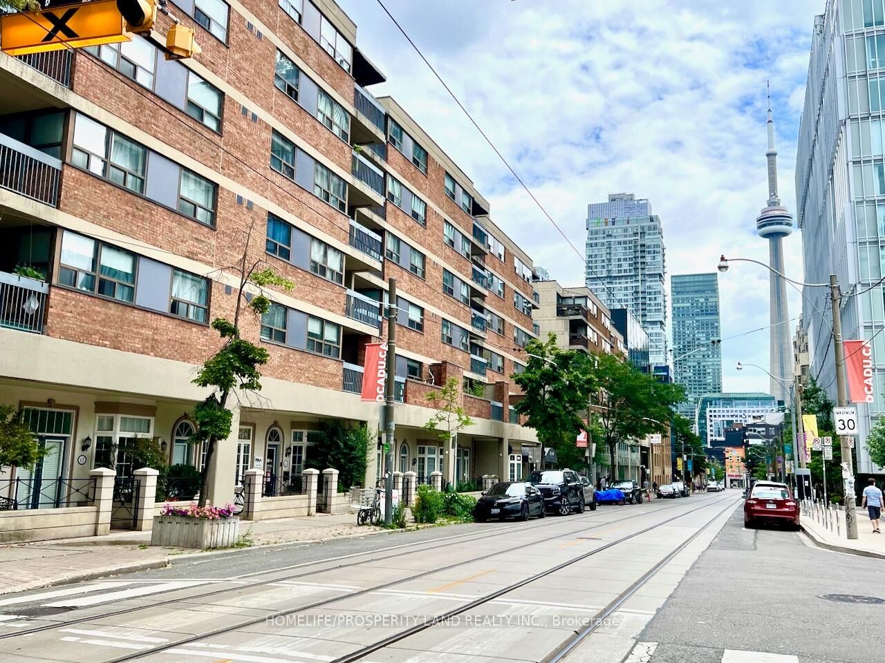 Property Photo:  53 McCaul Street 549  ON M5T 2W9 