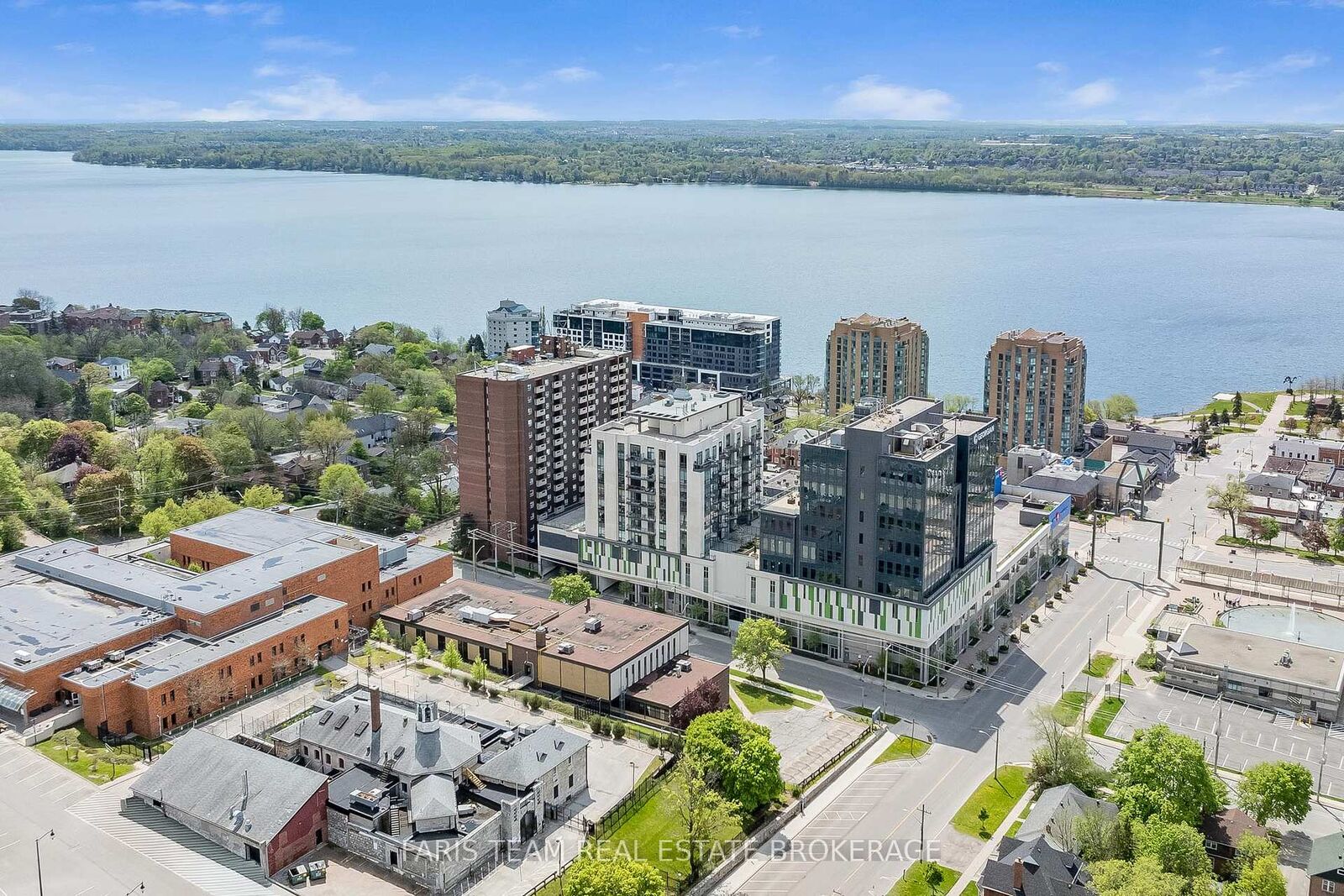 Property Photo: 111 Worsley Street Gph5 ON L4M 0J5
