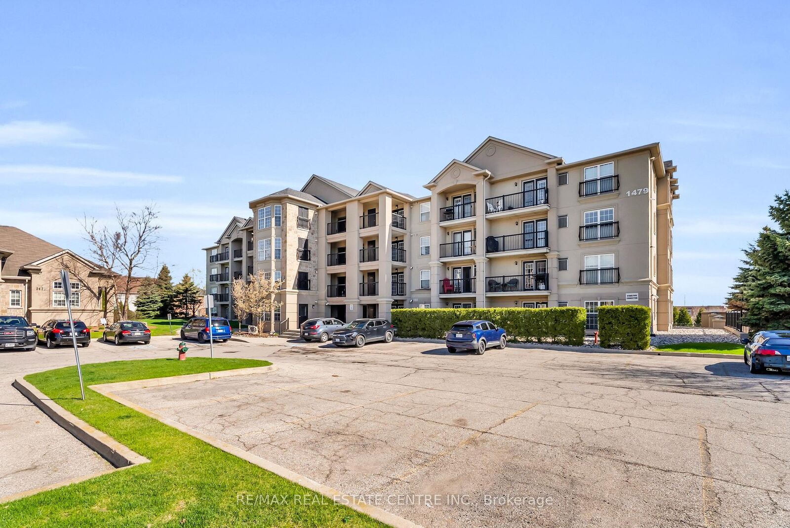 Property Photo: 1479 Maple Avenue 102 ON L9T 0B5