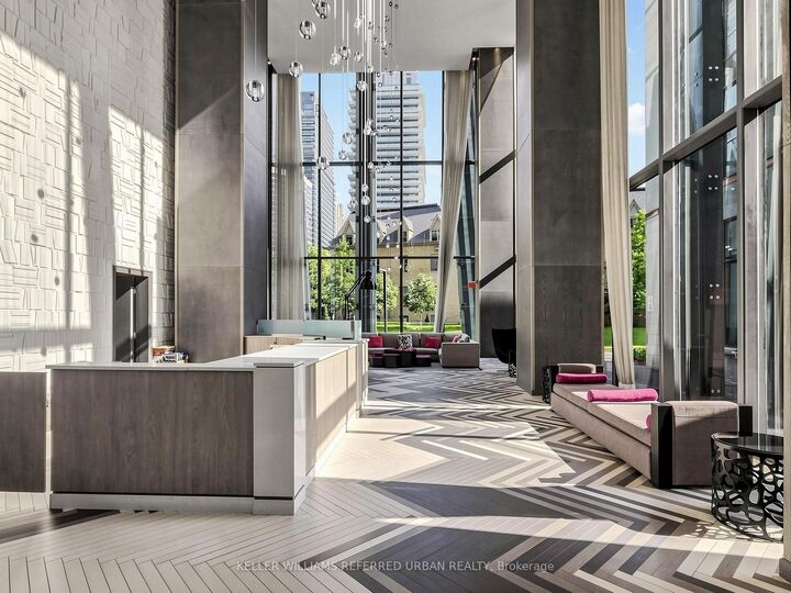 Property Photo: 1080 Bay Street 1710 ON M5S 0A5