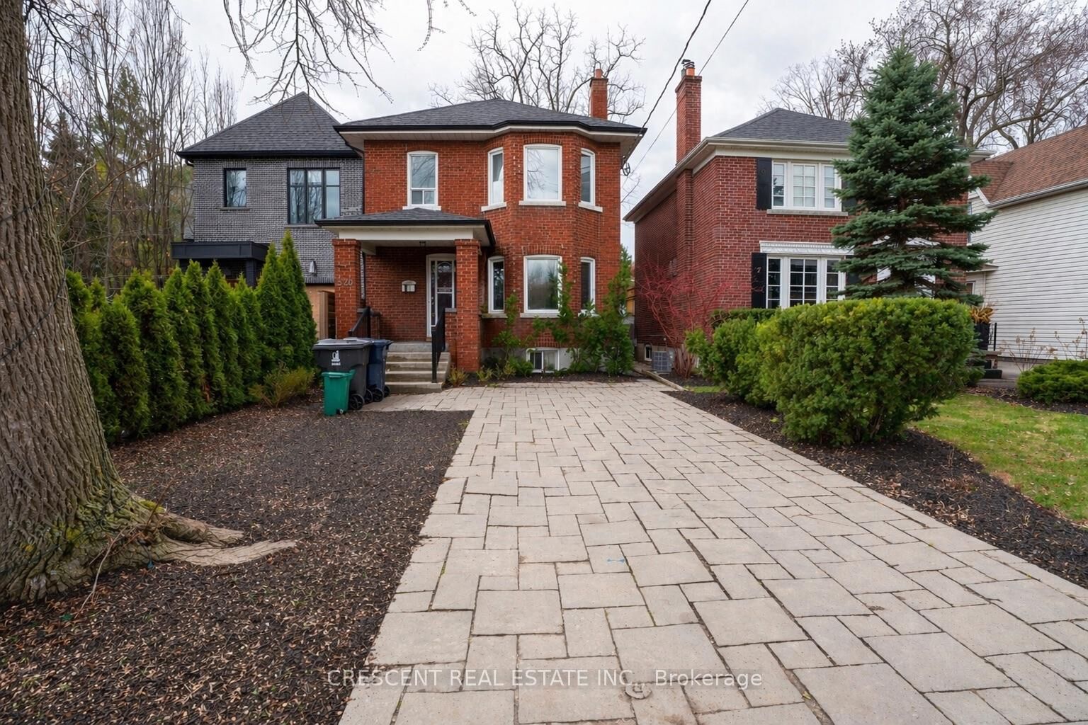 Property Photo:  520 Prince Edward Drive N Main  ON M8X 2M5 