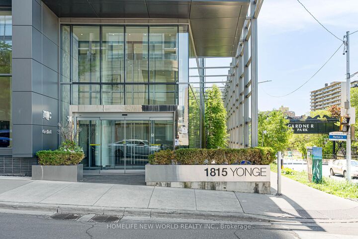 Property Photo: 1815 Yonge Street 1605 ON M4T 2A4