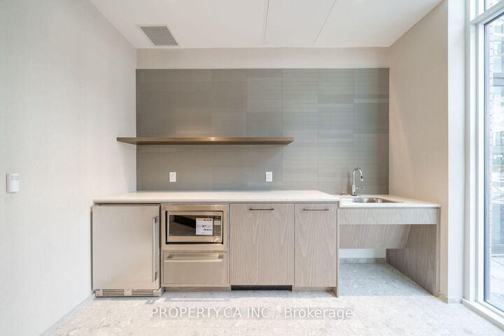 Property Photo:  10 Oak Street 1409  ON M5A 0Z1 