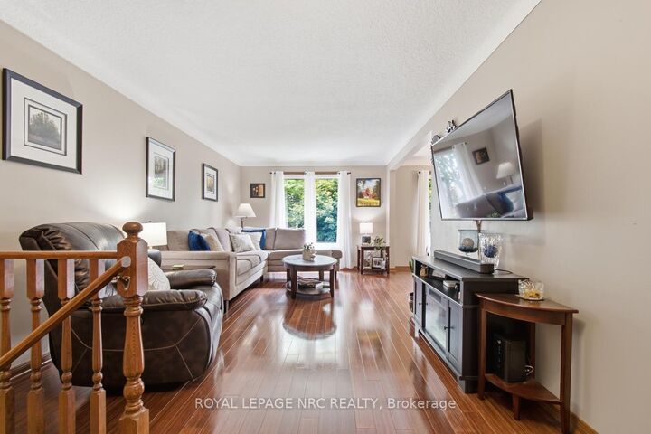Property Photo:  11 Jennifer Court  ON L3C 6E9 