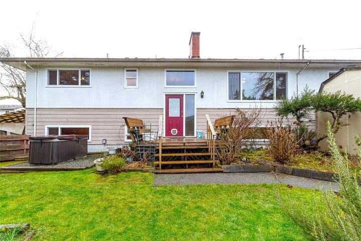 Property Photo: 3030 Dogwood Rd BC V9L 4T8