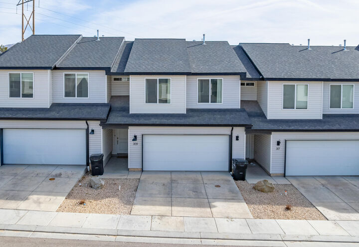 Property Photo:  309 W 2050 N  UT 84721 