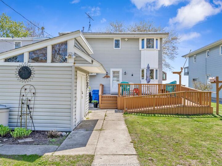 Property Photo: 545 Lakeview ON N0R 1G0