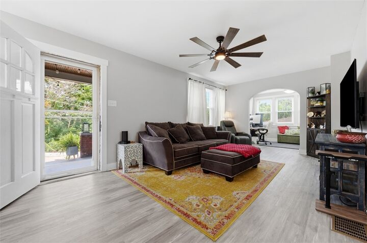 Property Photo:  1688 Kelton Ave  PA 15216 