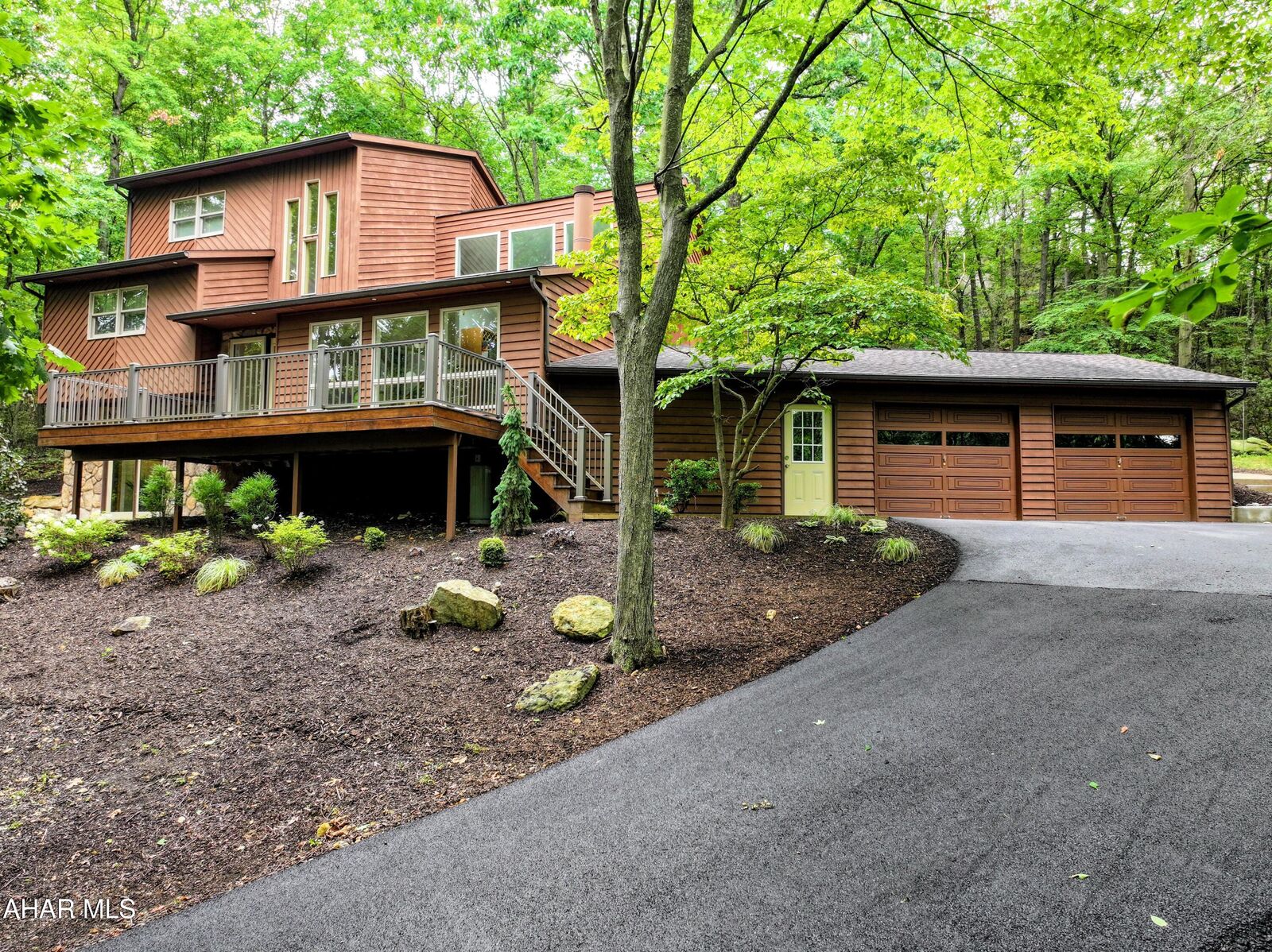 Property Photo:  5077 Summitview Road  PA 15537 