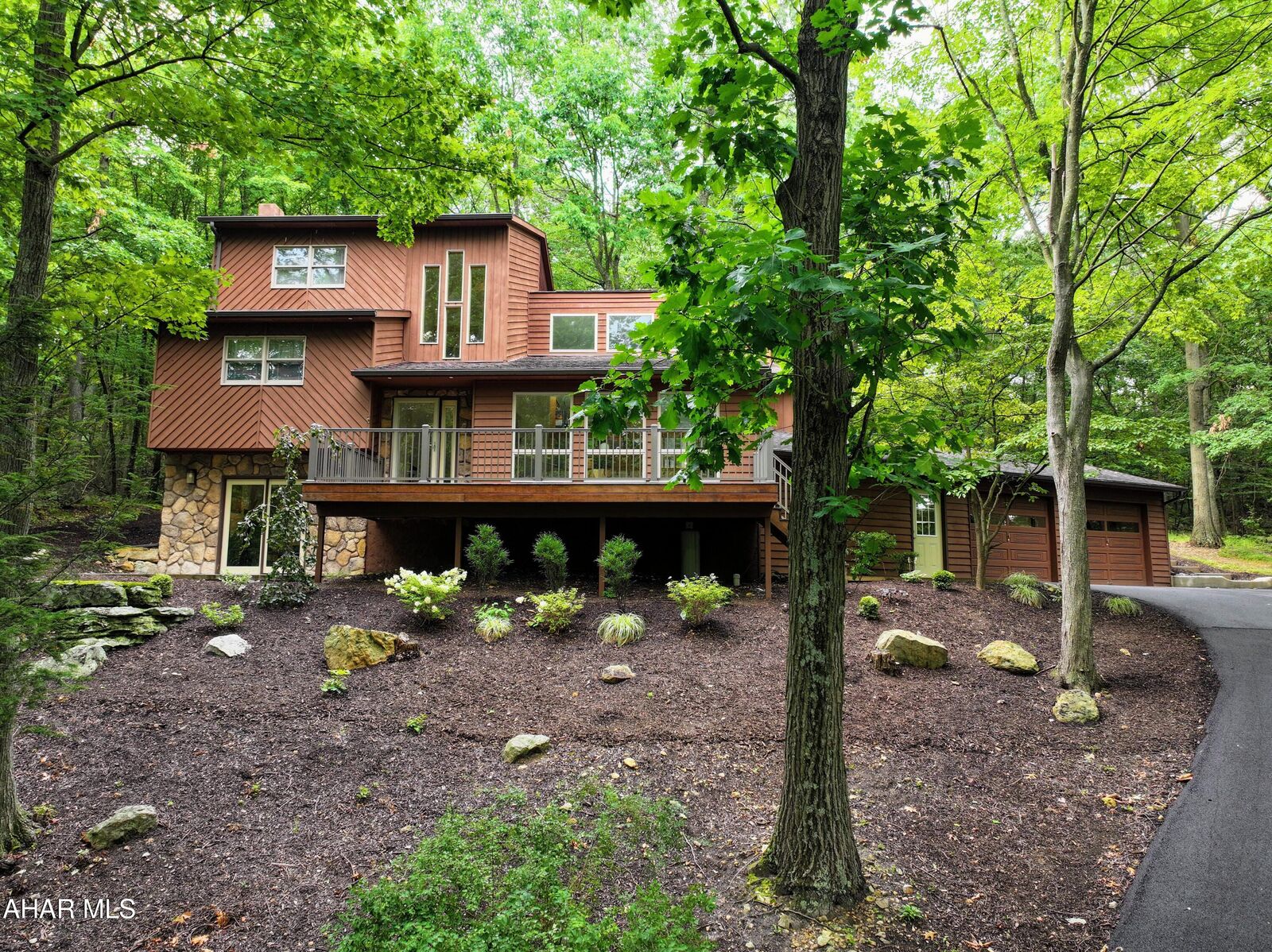 Property Photo:  5077 Summitview Road  PA 15537 