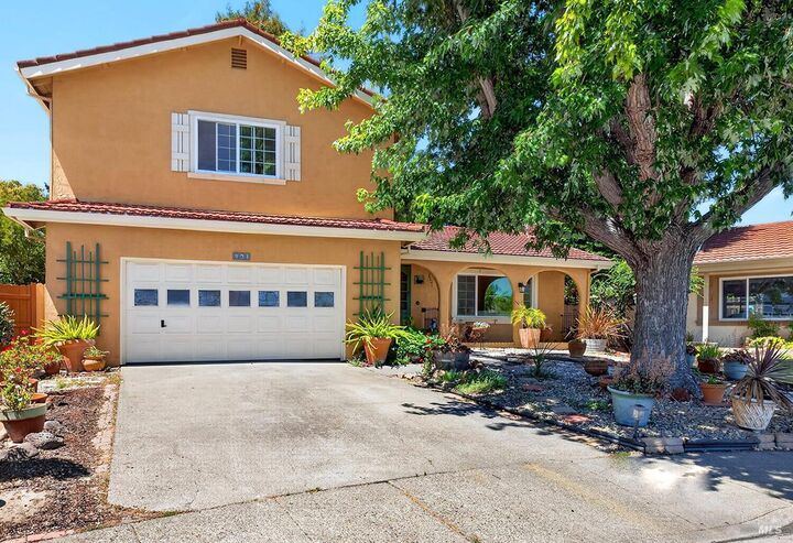 Property Photo: 901 Catalpa Way CA 94954