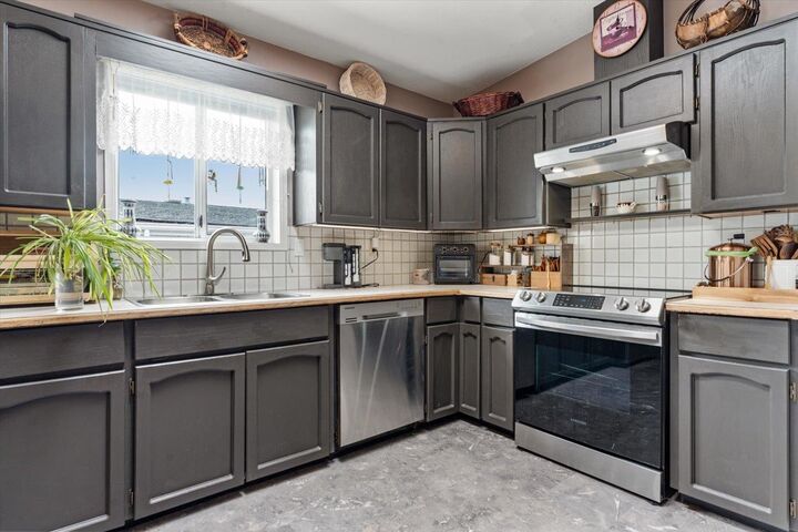 9055 Ashwell Road 64 — photo 1