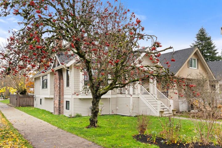 Property Photo:  3095 W 5th Avenue  BC V6K 1T8 