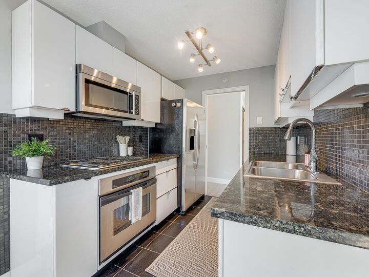 Property Photo: 837 W Hastings Street 1605 BC V6C 3N7