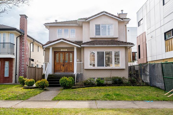 726 E 56th Avenue — photo 1