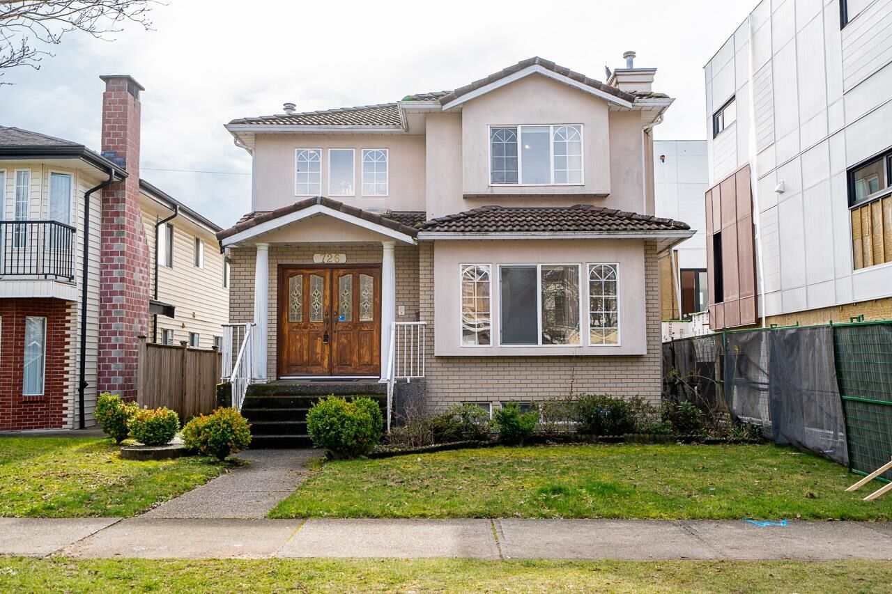Property Photo:  726 E 56th Avenue  BC V5X 1R9 