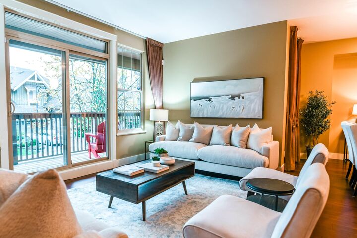 Property Photo: 14208 36A Avenue BC V4P 0C2