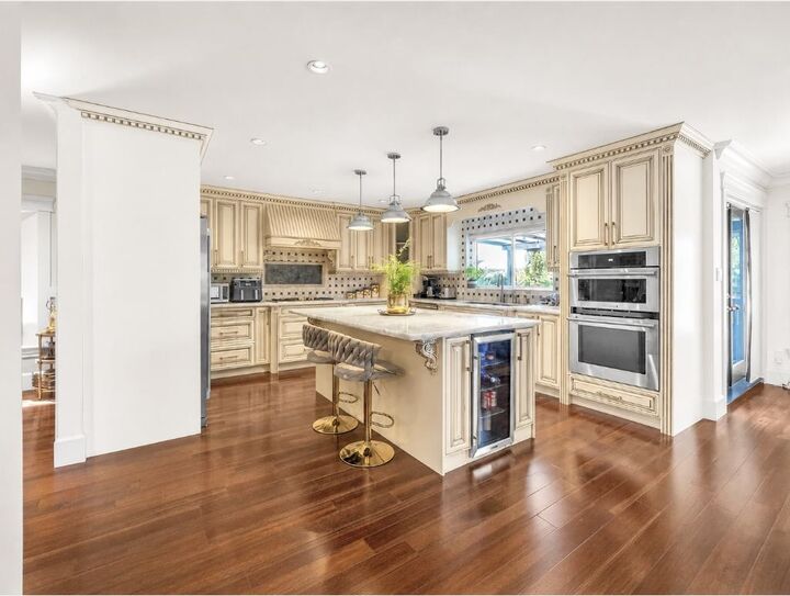 Property Photo: 3263 Norwood Avenue BC V7N 3P2