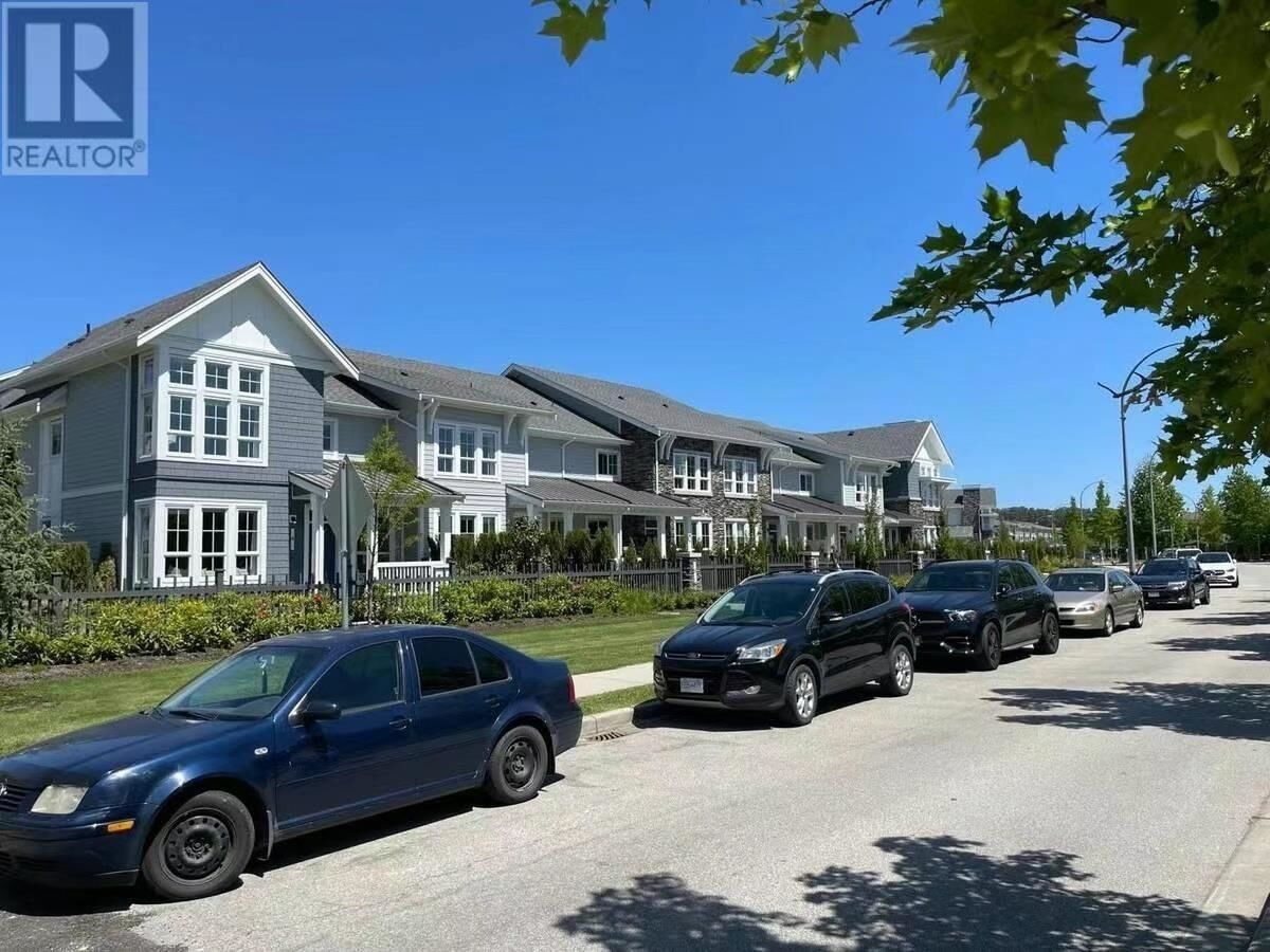 Property Photo:  5311 Admiral Way 5  BC V4K 0E2 