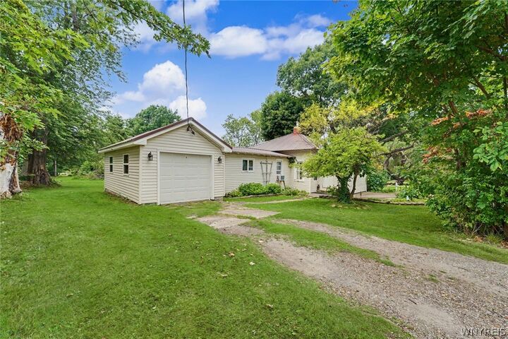 Property Photo:  10604 Lake Shore Road  NY 14081 