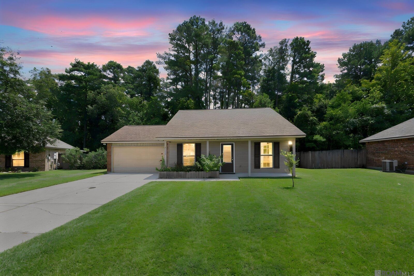Property Photo: 25884 Sagewood Dr LA 70726