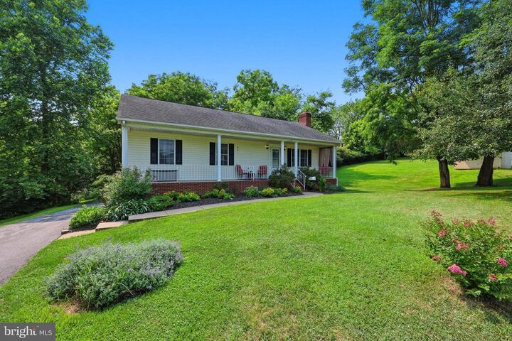 Property Photo:  573 Lewis Street  VA 22630 