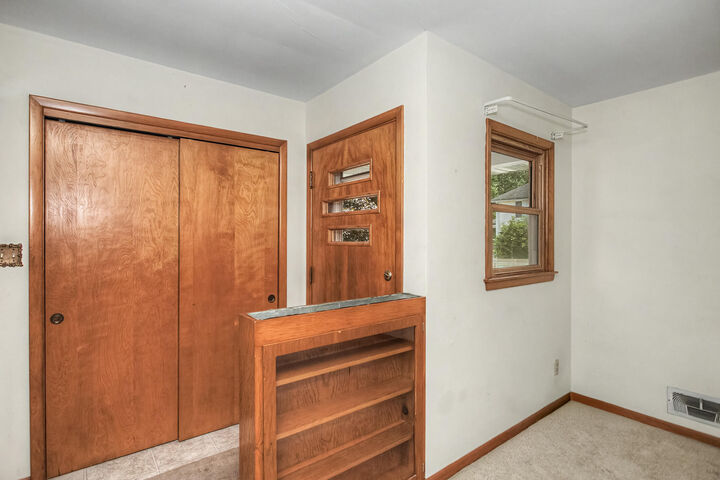 Property Photo:  321 Edwards Street  IA 50130 