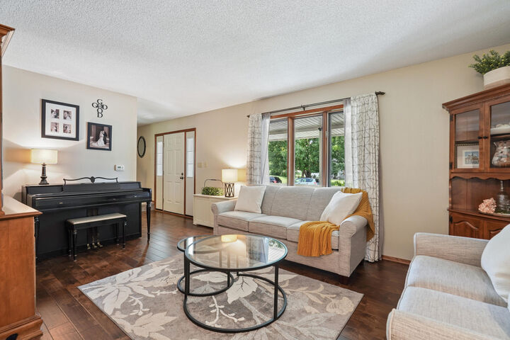 Property Photo:  417 NW Bramble Road  IA 50023 
