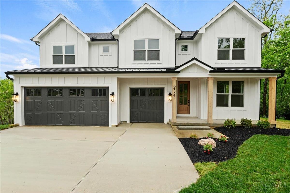 Property Photo: 2121 Clough Chase Drive OH 45244
