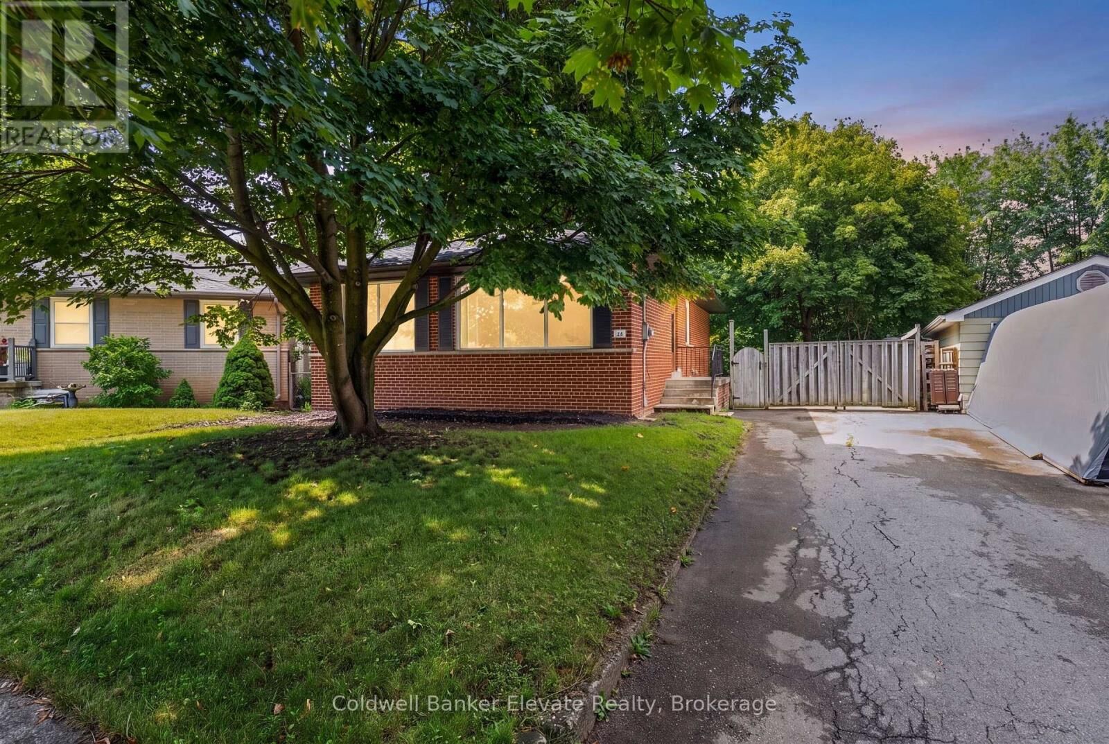 Property Photo:  46 McIntyre Crescent  ON L7G 1N3 