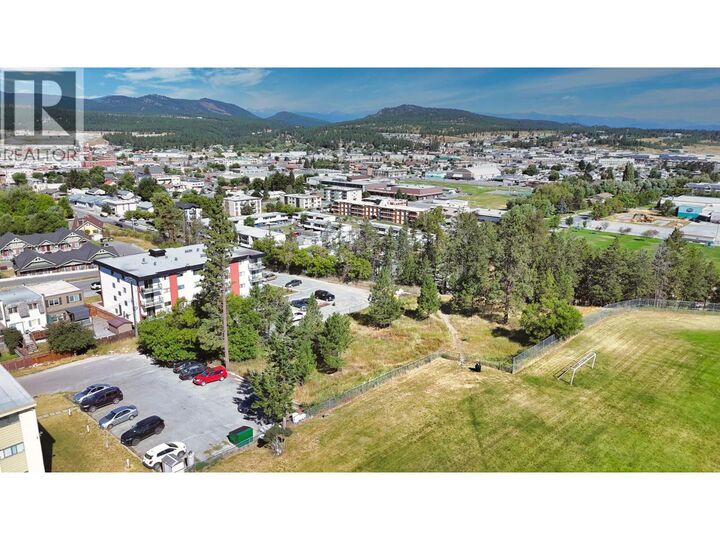 Property Photo:  114 17A Avenue South  BC V1C 3A5 