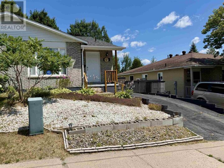 Property Photo: 136 Frobel Dr ON P5A 3A2