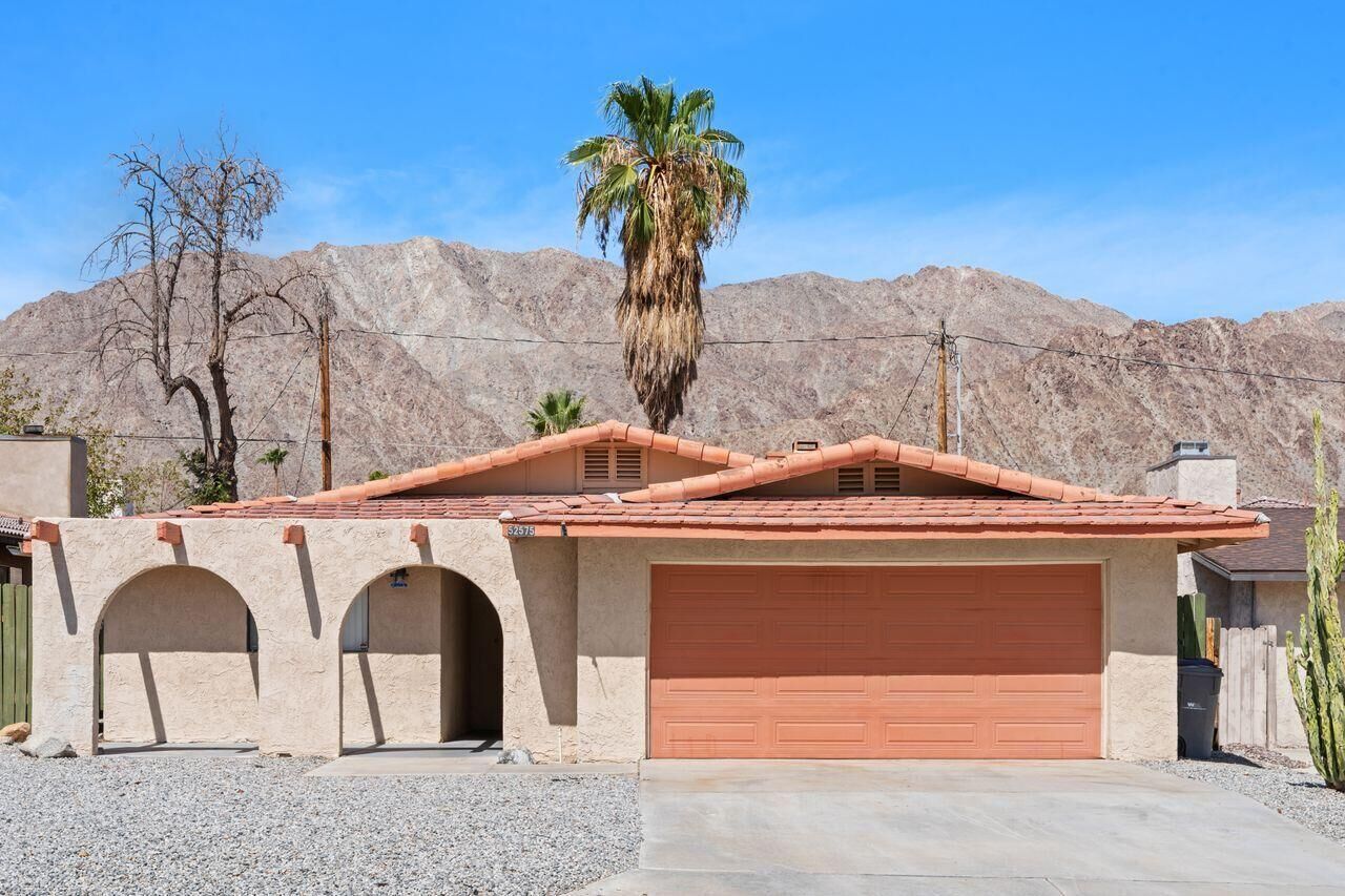 Property Photo: 52575 Avenida Velasco CA 92253