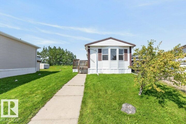 Property Photo: 53222 Range Road 272 1254 AB T7X 4K4