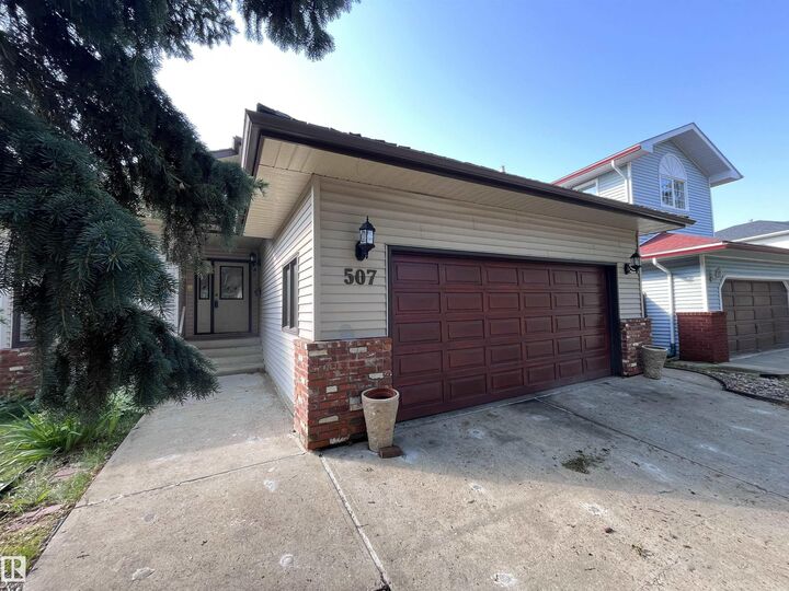 507 Burton Close NW — photo 1