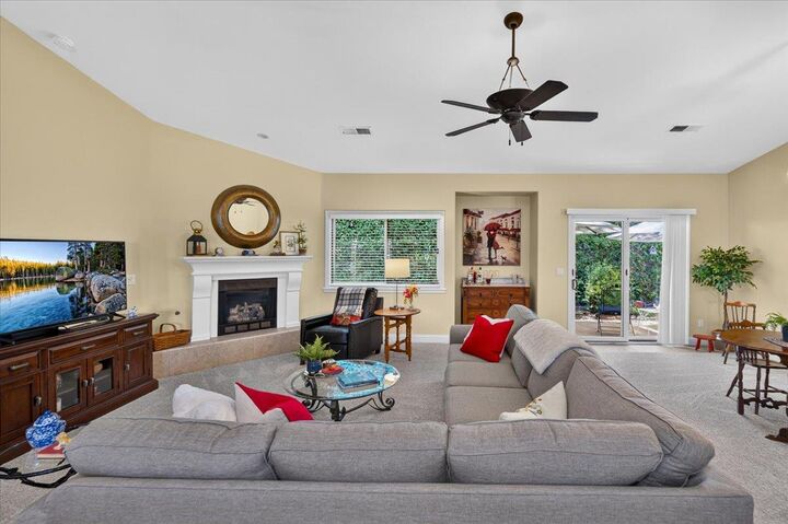 Property Photo:  6457 N Warren Avenue  CA 93711 