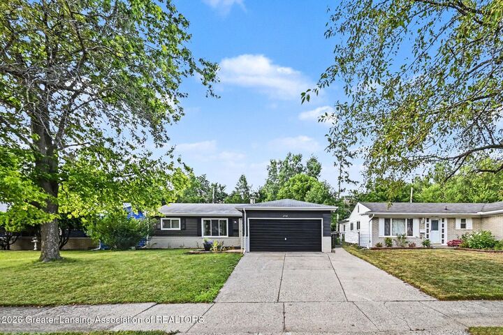 Property Photo:  2910 Gibson Street  MI 48911 