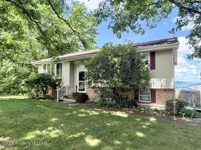Property Photo:  30 Mountain Top Court  PA 18202 