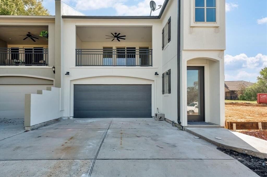 Property Photo: 119 Capetown Lane TX 77356