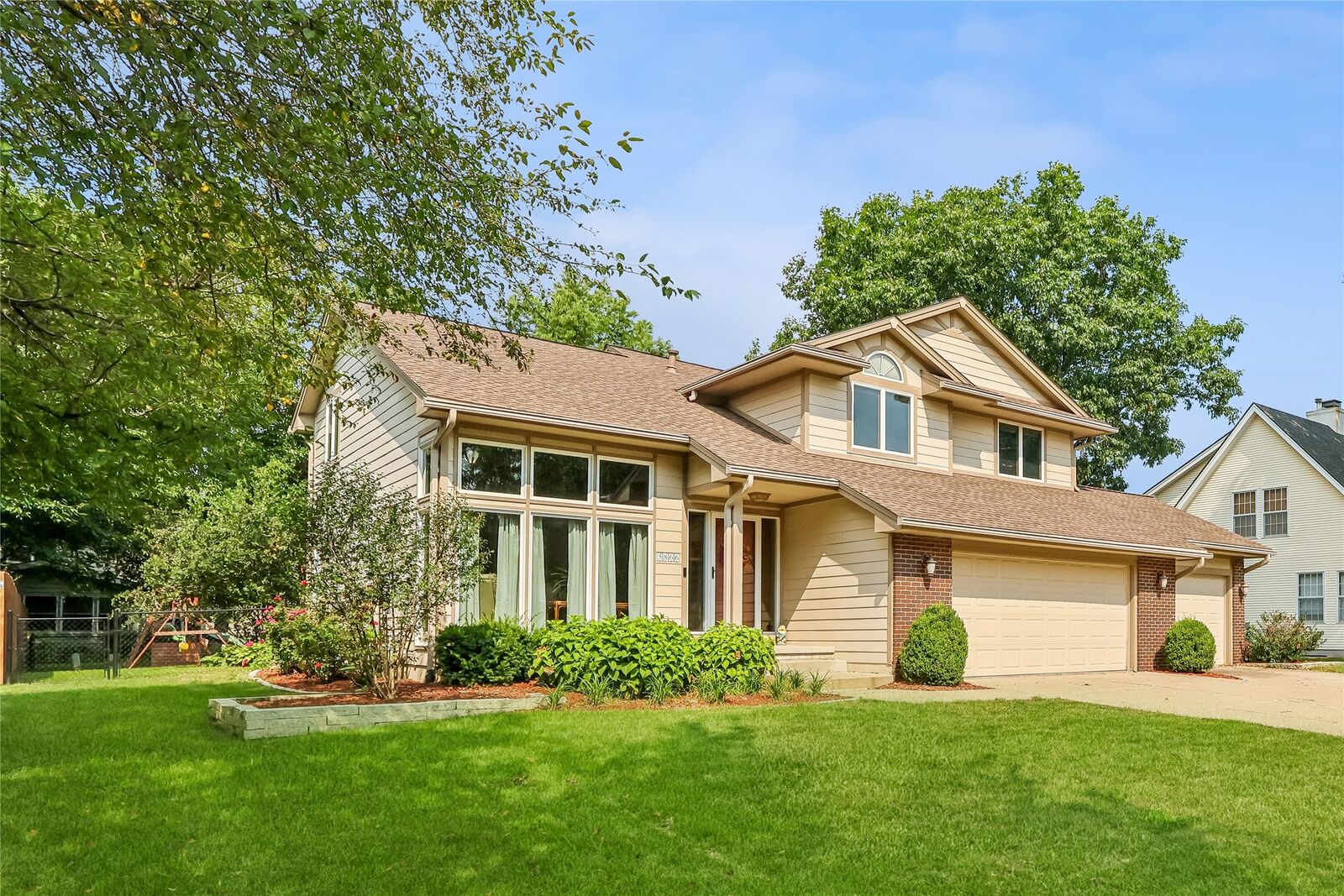 Property Photo: 5866 S Winwood Drive IA 50131