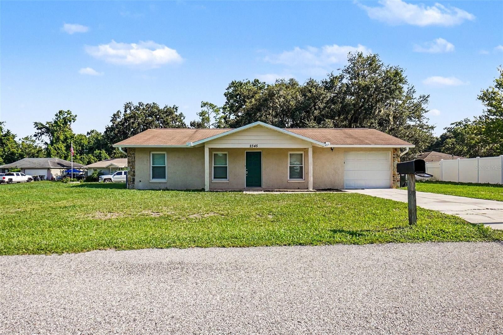 Property Photo: 2345 Northview Drive FL 33810