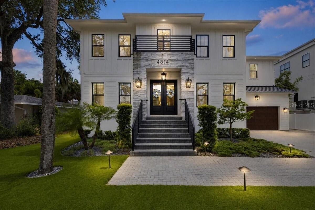 Property Photo: 4814 W San Jose Street FL 33629