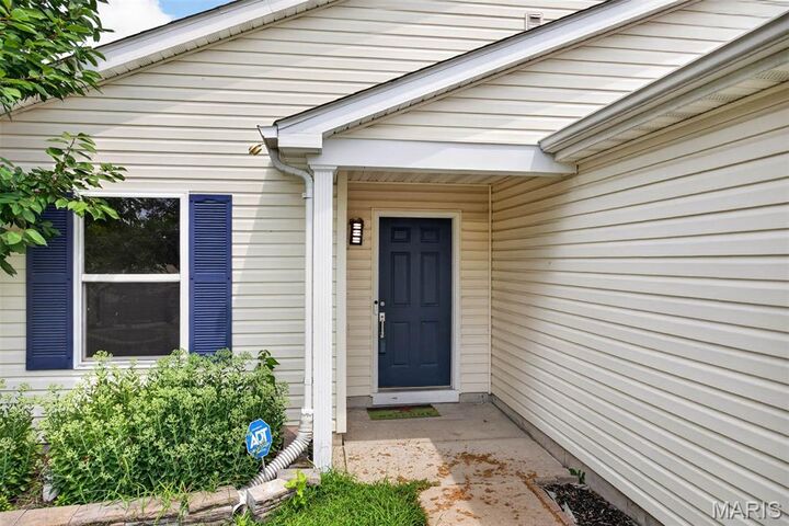 Property Photo: 1413 Autumn Lakes Lane IL 62258