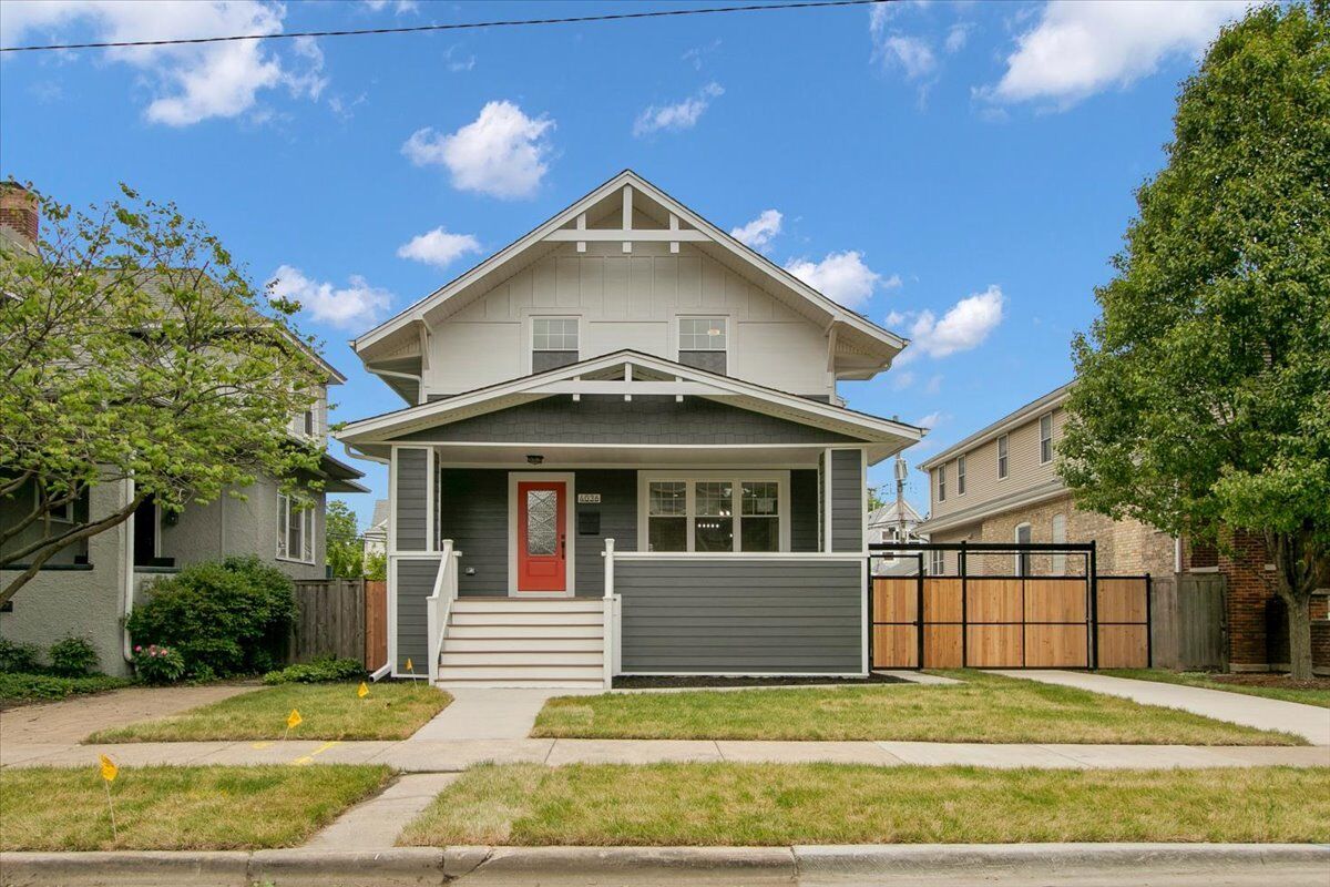Property Photo:  4036 W Warwick Avenue  IL 60641 