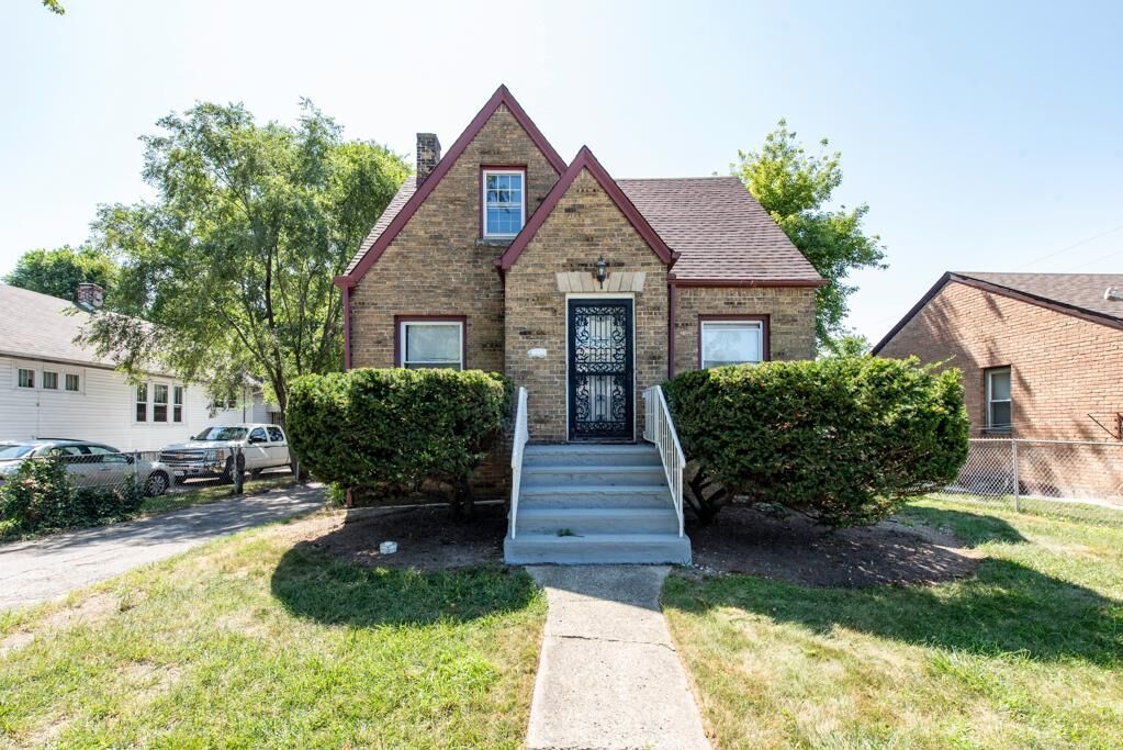 Property Photo: 516 S Victory Street IL 60085