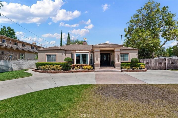 Property Photo:  221 W Le Roy  CA 91007 