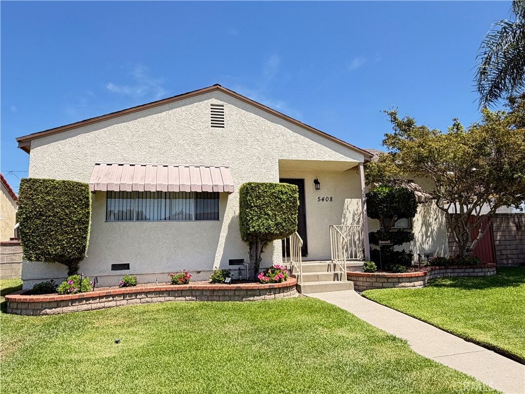 Property Photo: 5408 Sunfield CA 90712