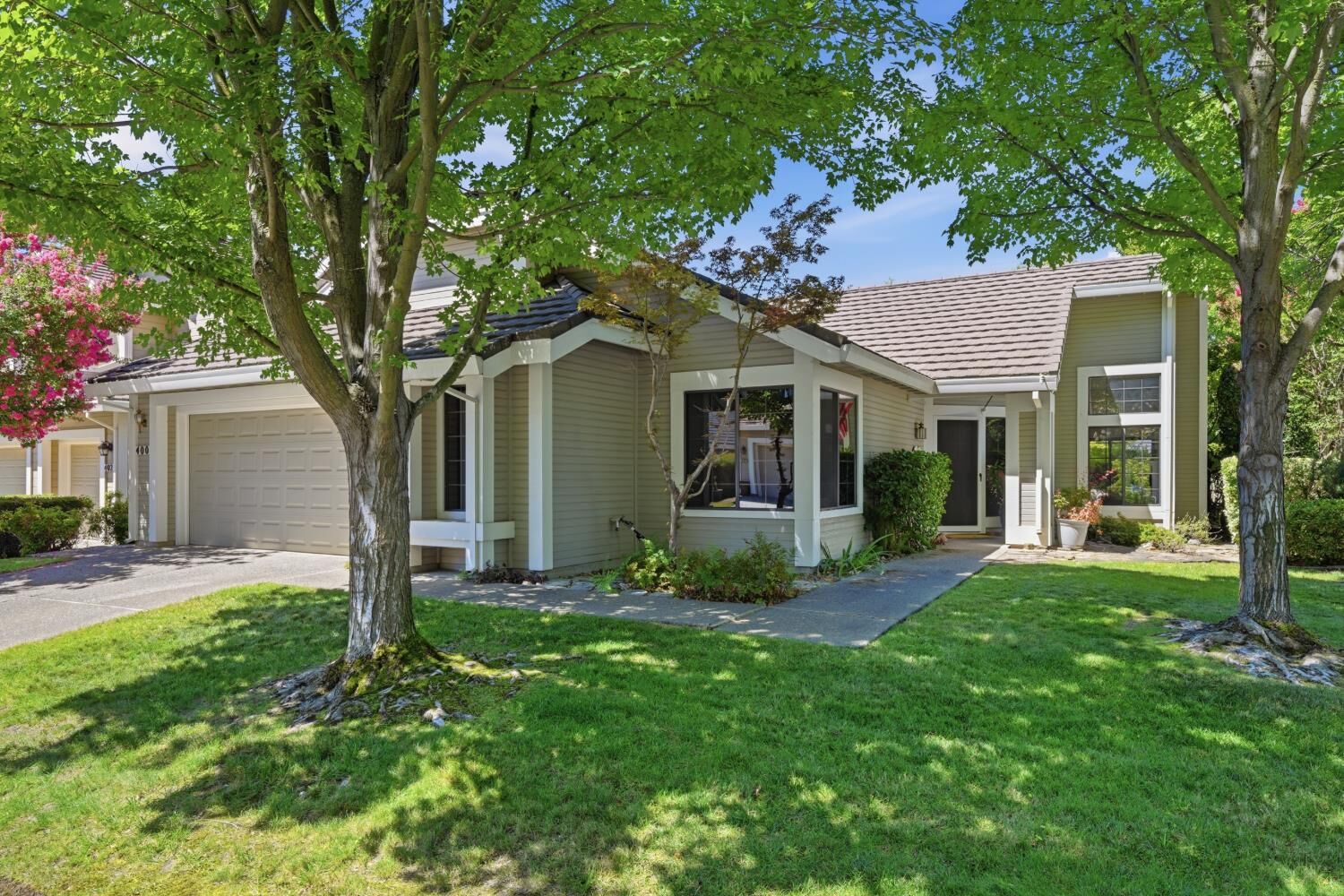 Property Photo:  400 Hersham Court  CA 95661 