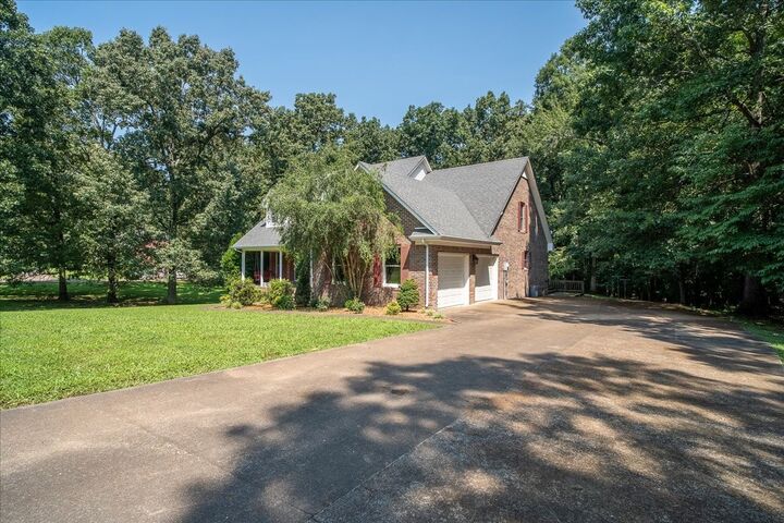 Property Photo:  11 Ashley Ct  TN 38464 
